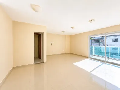 Apartamento com 3 Quartos para alugar, 130m² no Praia Campista, Macaé