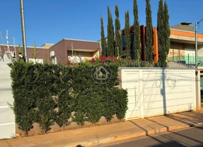 Sobrado com 4 Quartos à venda, 200m² no Parque Residencial dos Girassóis, Campo Grande