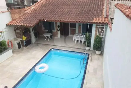 Sobrado com 4 Quartos para alugar, 365m² no Embaré, Santos