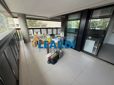 Apartamento com 3 Quartos para venda ou aluguel, 160m² no Jardim Nélia, São Paulo