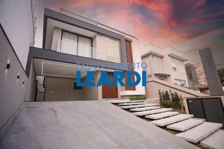 Casa de Condomínio com 4 Quartos à venda, 281m² no Residencial Real Park, Arujá