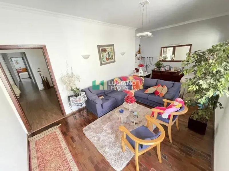 Casa com 5 quartos — Planalto, Belo Horizonte
