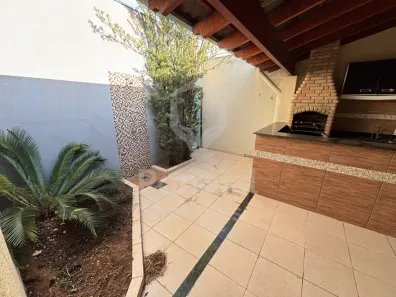 Casa com 3 Quartos para alugar, 180m² no Jardim Europa, Uberlândia