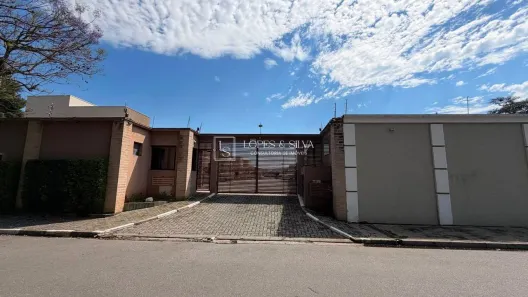 Casa de Condomínio com 3 Quartos para alugar, 90m² no Jardim Ipê, Atibaia