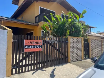Casa com 4 Quartos à venda, 270m² no Carianos, Florianópolis