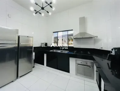 Sobrado com 3 Quartos à venda, 279m² no Cidade Jardim, Uberlândia