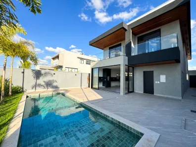 Casa de Condomínio com 4 Quartos à venda, 285m² no Morada da Colina, Uberlândia