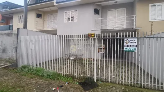 Sobrado com 3 Quartos para alugar, 117m² no Orleans, Curitiba