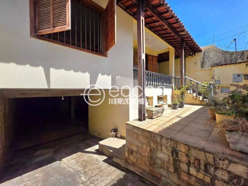 Casa com 3 quartos — Santa Efigênia, Belo Horizonte