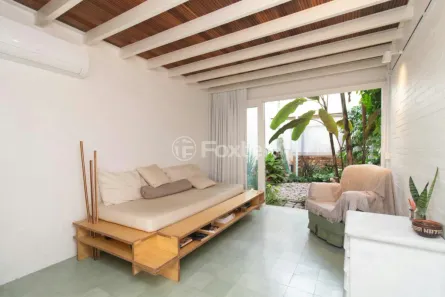 Casa com 2 Quartos à venda, 101m² no Cidade Baixa, Porto Alegre