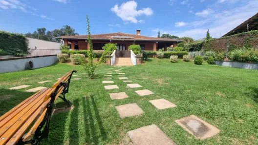 Fazenda/Sítio com 4 Quartos à venda, 658m² no Jardim Estância Brasil, Atibaia