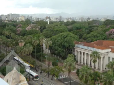 Sala Comercial à venda, 74m² no Bom Fim, Porto Alegre