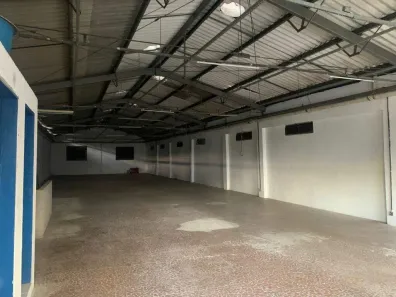 Galpão/Depósito/Armazém para alugar, 350m² no Parque das Nações, Santo André