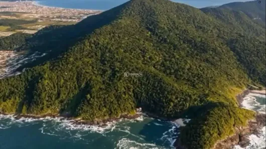 Lote/Terreno à venda, 136m² no Gravatá, Penha