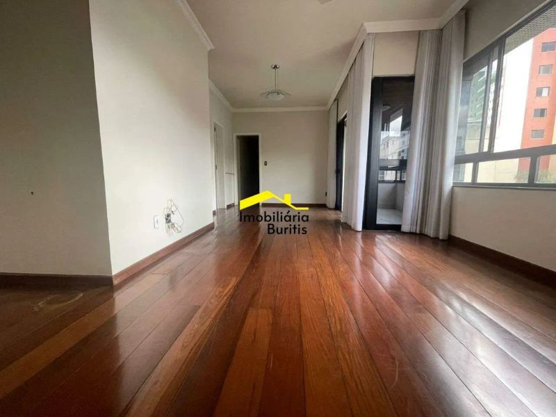 Apartamento com 3 quartos — Buritis, Belo Horizonte