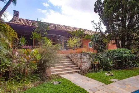Casa com 3 Quartos à venda, 450m² no Jardim Ana Estela, Carapicuíba