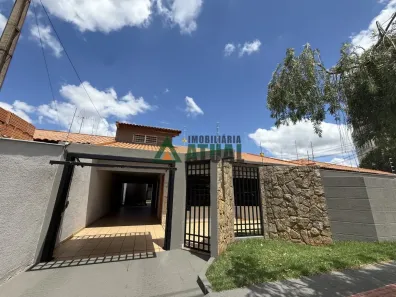 Casa com 3 Quartos à venda, 210m² no Igapó, Londrina