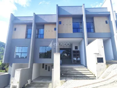 Sobrado com 3 Quartos à venda, 149m² no Água Verde, Blumenau
