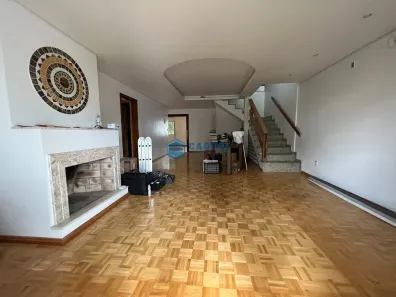 Casa com 4 Quartos à venda, 380m² no Jardelino Ramos, Caxias do Sul