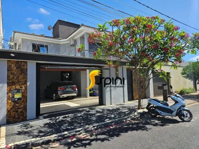 Sobrado com 5 Quartos à venda, 250m² no Granada, Uberlândia