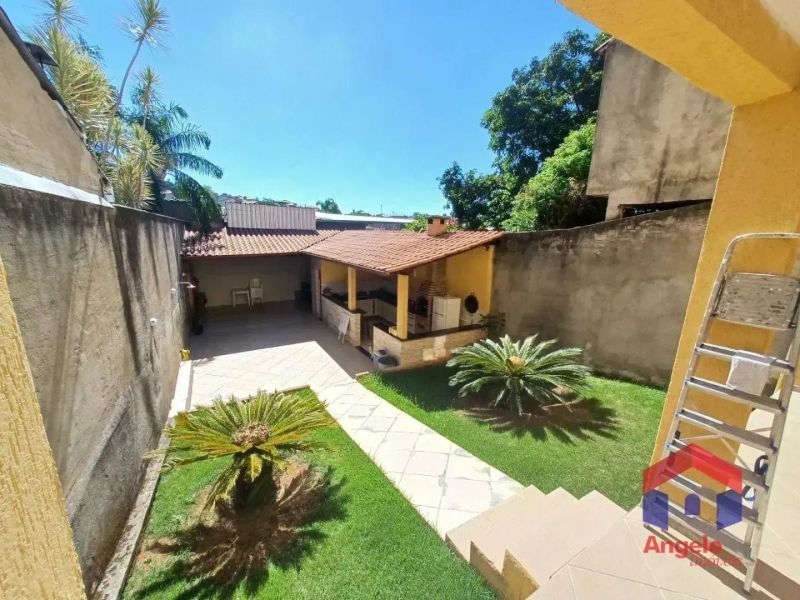Casa com 3 quartos — Céu Azul, Belo Horizonte