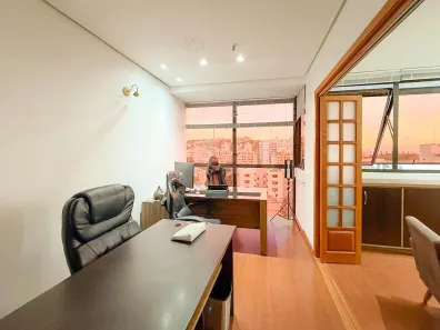Ponto Comercial à venda, 90m² no Menino Deus, Porto Alegre