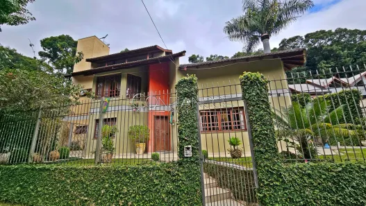 Casa com 4 Quartos à venda, 243m² no Barreirinha, Curitiba