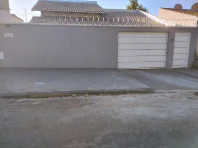 Casa com 3 Quartos à venda, 230m² no Parque Atheneu, Goiânia
