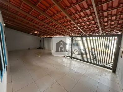 Casa com 3 Quartos para alugar, 100m² no Custódio Pereira, Uberlândia