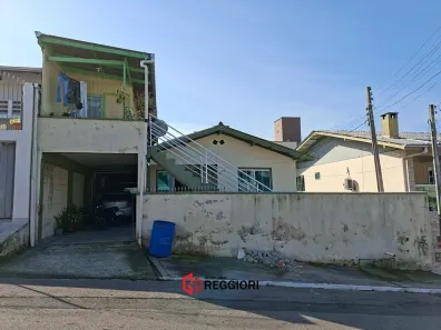Casa com 3 Quartos à venda, 120m² no Municípios, Balneário Camboriú