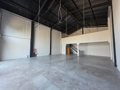Ponto Comercial para alugar, 256m² no Kennedy, Londrina