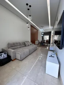 Casa com 3 Quartos à venda, 172m² no Santa Genoveva, Goiânia