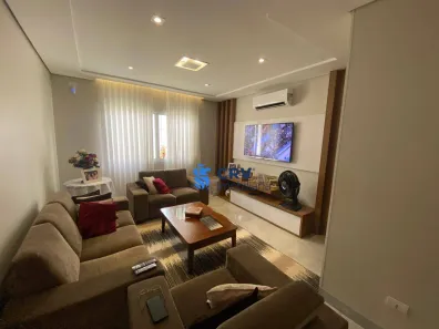 Casa com 3 Quartos à venda, 200m² no Santa Mônica, Londrina
