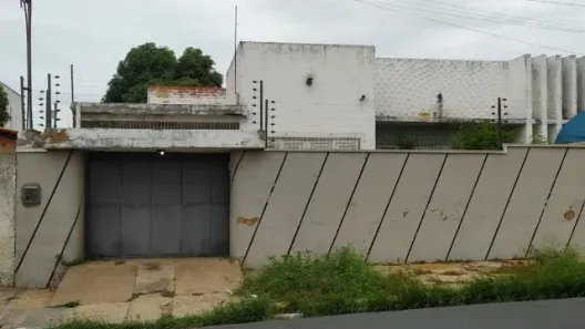 Casa com 3 Quartos à venda, 180m² no Cabral, Teresina
