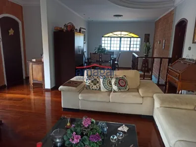 Casa com 3 Quartos à venda, 219m² no Cidade Jardim, Jacareí