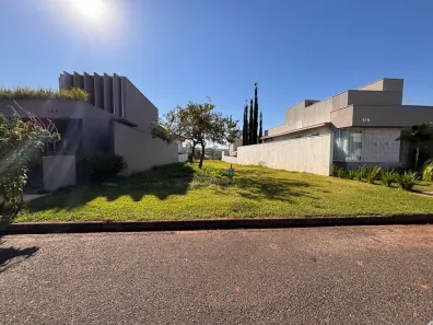 Lote/Terreno à venda, 360m² no Granada, Uberlândia