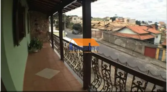 Casa com 4 Quartos à venda, 290m² no Carlos Prates, Belo Horizonte