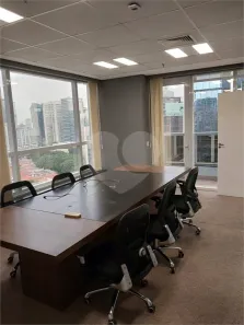 Sala Comercial para alugar, 303m² no Jardim das Acácias, São Paulo