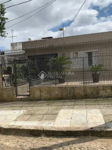 Casa com 4 Quartos à venda, 250m² no Medianeira, Porto Alegre