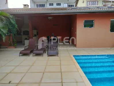 Casa com 4 Quartos à venda, 330m² no Vila Petrópolis, Atibaia