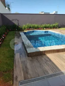 Casa de Condomínio com 4 Quartos à venda, 231m² no Granja Marileusa, Uberlândia