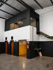 Galpão/Depósito/Armazém à venda, 230m² no Jardim Califórnia, Uberaba