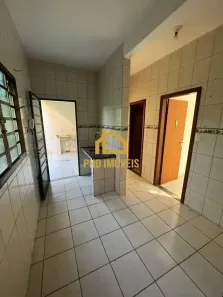 Casa com 3 Quartos para alugar, 60m² no Santa Terezinha, Belo Horizonte