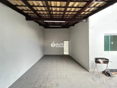 Casa com 5 Quartos à venda, 240m² no Jardim Europa, Uberlândia