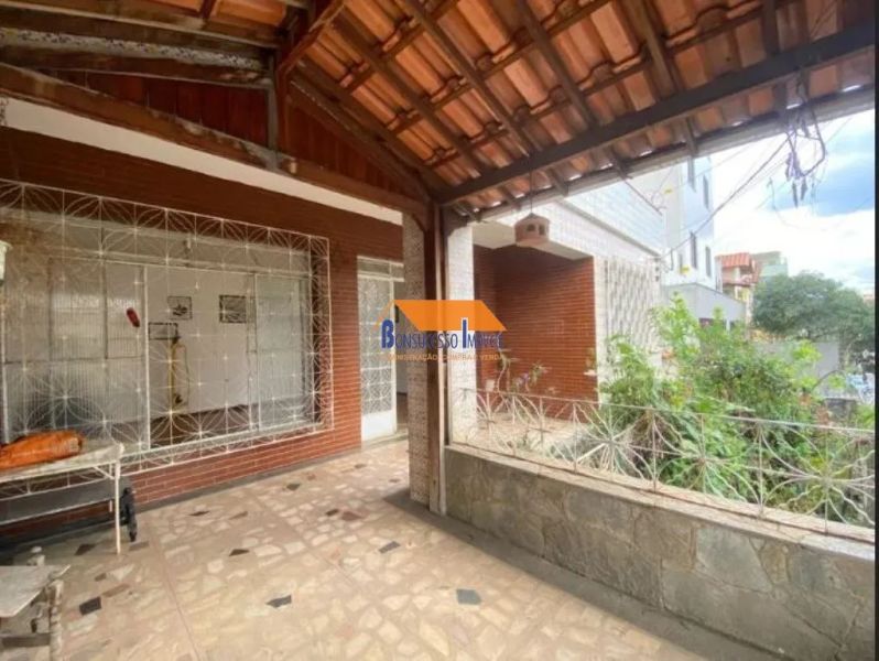 Casa com 4 quartos — Sagrada Família, Belo Horizonte