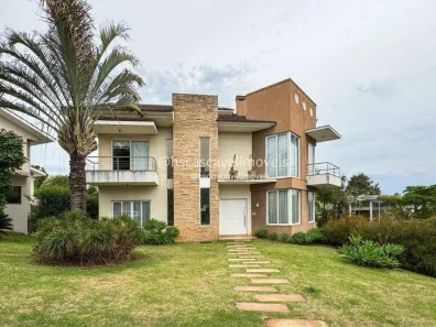 Casa de Condomínio com 4 Quartos à venda, 411m² no Pacaembu, Cascavel