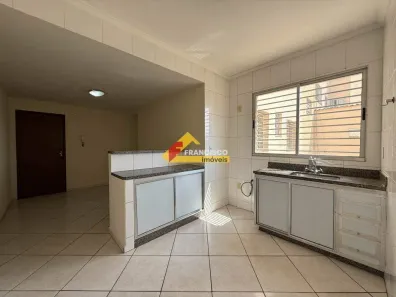 Apartamento com 2 Quartos para alugar, 77m² no Centro, Divinópolis