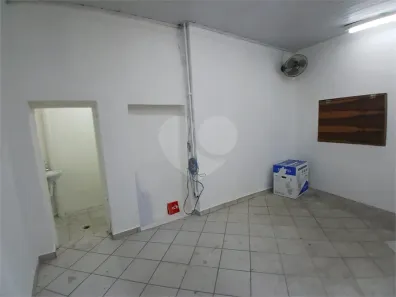 Ponto Comercial para alugar, 30m² no Santa Efigênia, São Paulo