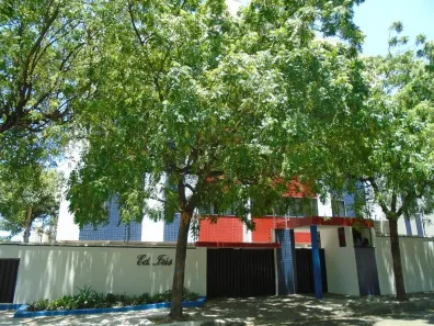 Apartamento com 3 Quartos para alugar, 70m² no Presidente Kennedy, Fortaleza