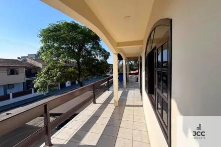 Sobrado com 3 Quartos para alugar, 150m² no Comasa, Joinville